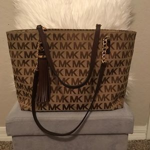 Michael Kors Signature Tote 💕